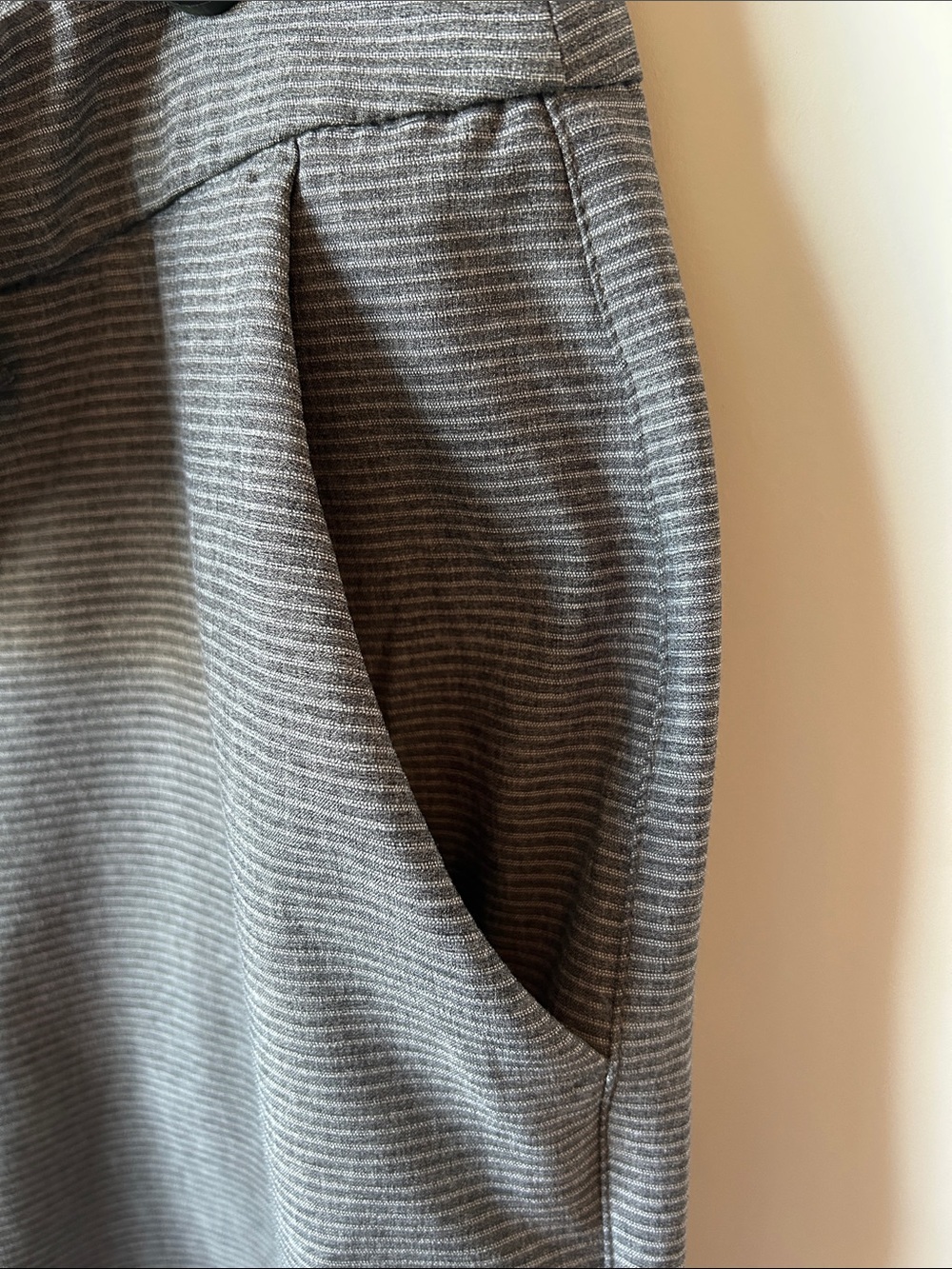 Hang Ten Men's Gray Micro-Stripe Hybrid Shorts 38 - Picture 4 of 10